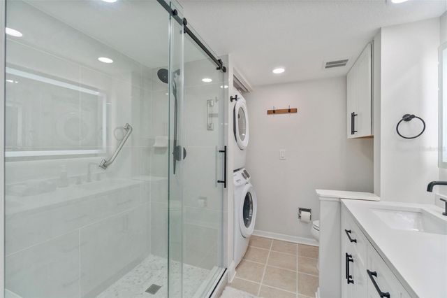 433 CERROMAR LANE 441, Venice, FL 34293