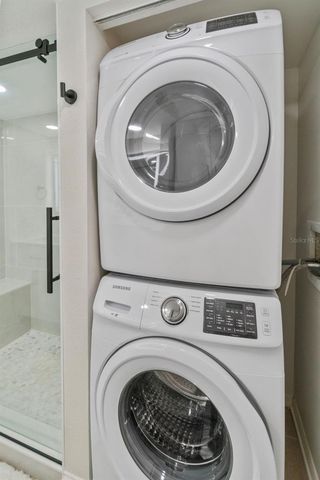 433 CERROMAR LANE 441, Venice, FL 34293