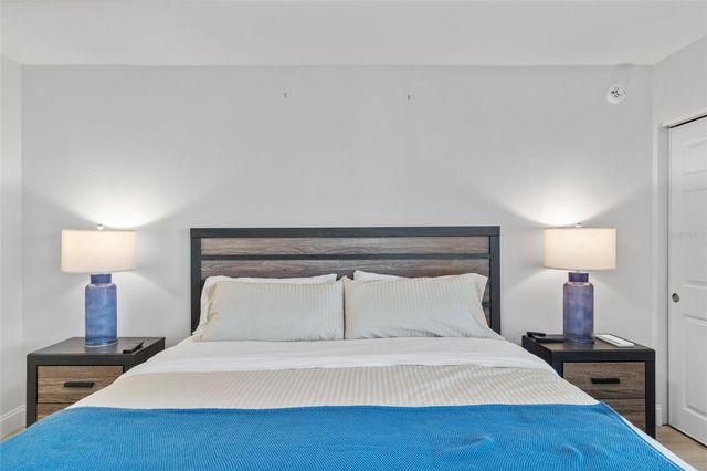 433 CERROMAR LANE 441, Venice, FL 34293