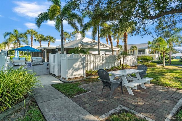 433 CERROMAR LANE 441, Venice, FL 34293