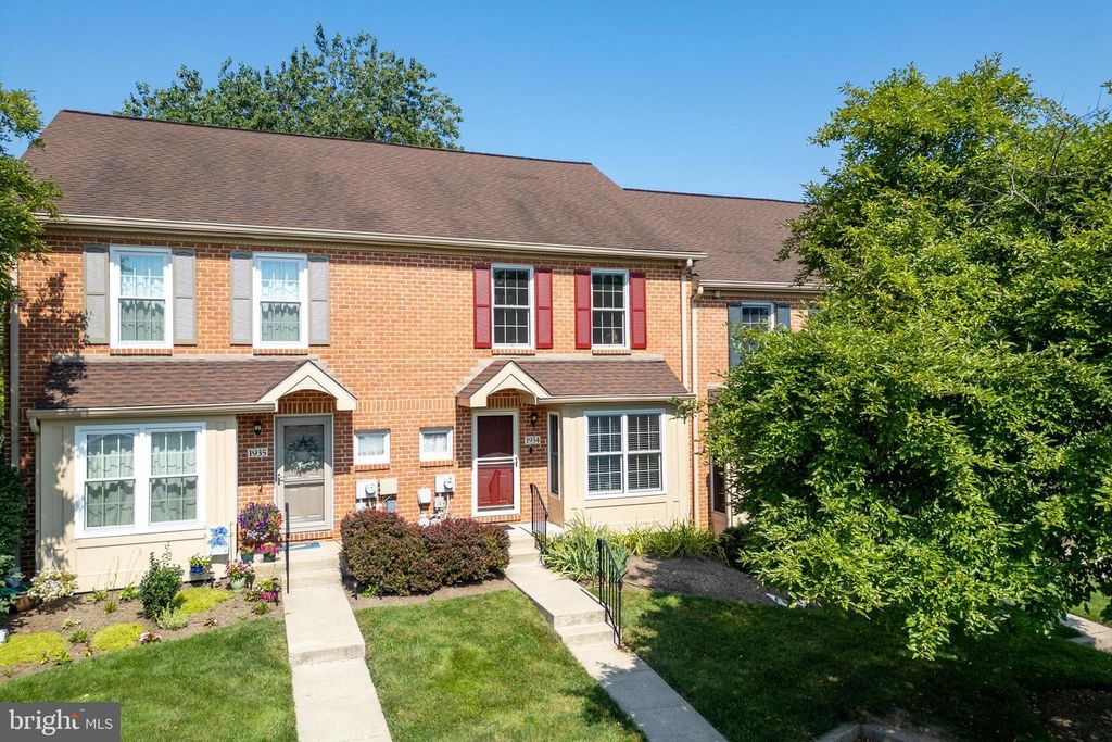 1934 REVOLUTIONARY CT, Phoenixville, PA 19460