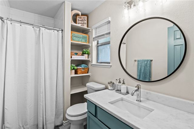 818 Saint Peter St, Corpus Christi, TX 78418