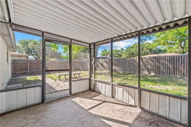 818 Saint Peter St, Corpus Christi, TX 78418