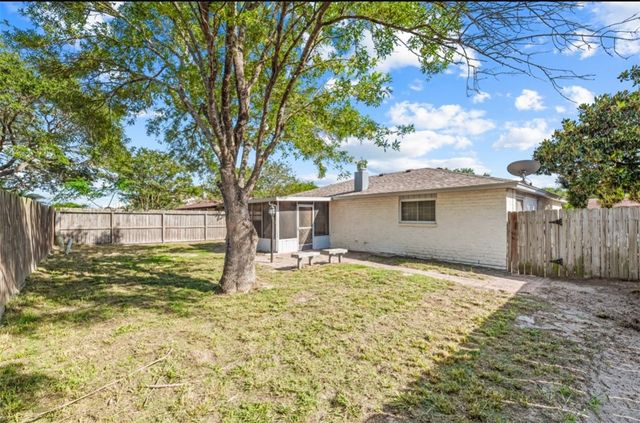 818 Saint Peter St, Corpus Christi, TX 78418