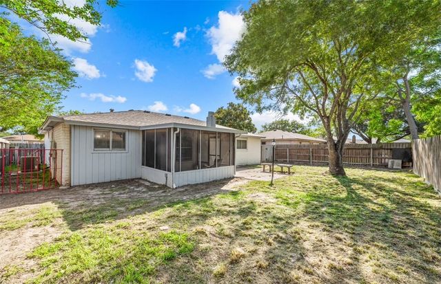 818 Saint Peter St, Corpus Christi, TX 78418