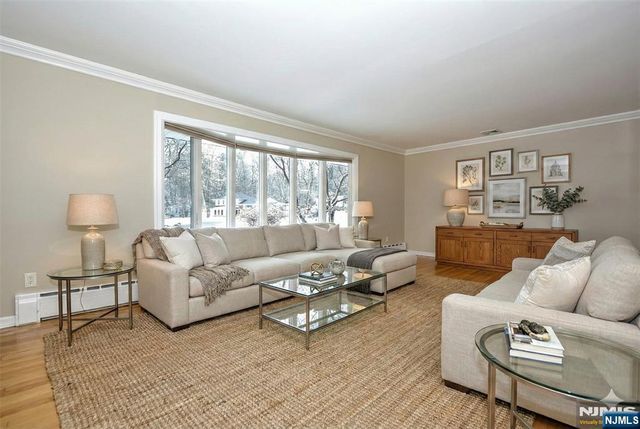 339 Kay Lane, Wyckoff, NJ 07481