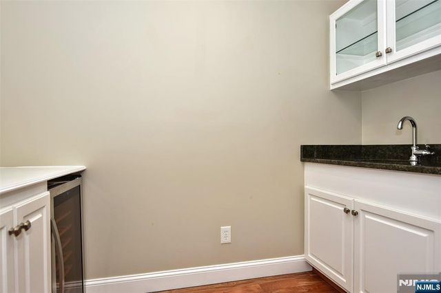 339 Kay Lane, Wyckoff, NJ 07481