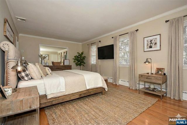 339 Kay Lane, Wyckoff, NJ 07481