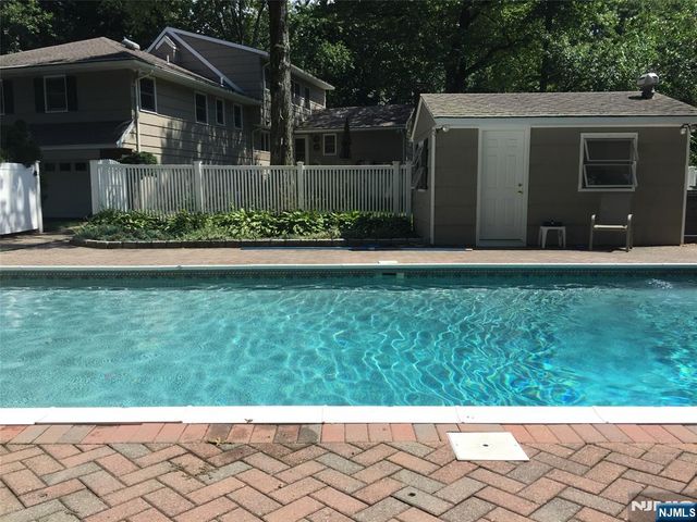 339 Kay Lane, Wyckoff, NJ 07481