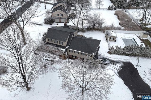 339 Kay Lane, Wyckoff, NJ 07481