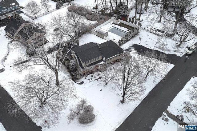 339 Kay Lane, Wyckoff, NJ 07481