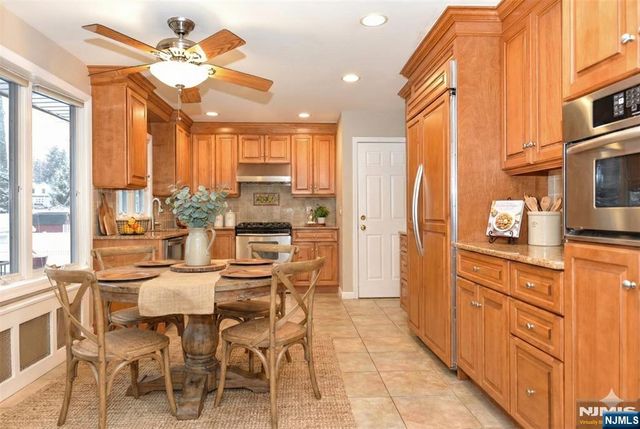 339 Kay Lane, Wyckoff, NJ 07481