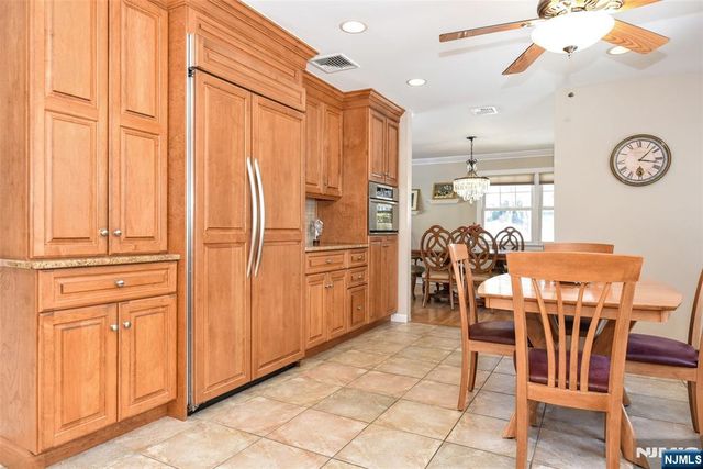 339 Kay Lane, Wyckoff, NJ 07481