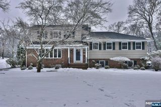 339 Kay Lane, Wyckoff, NJ 07481