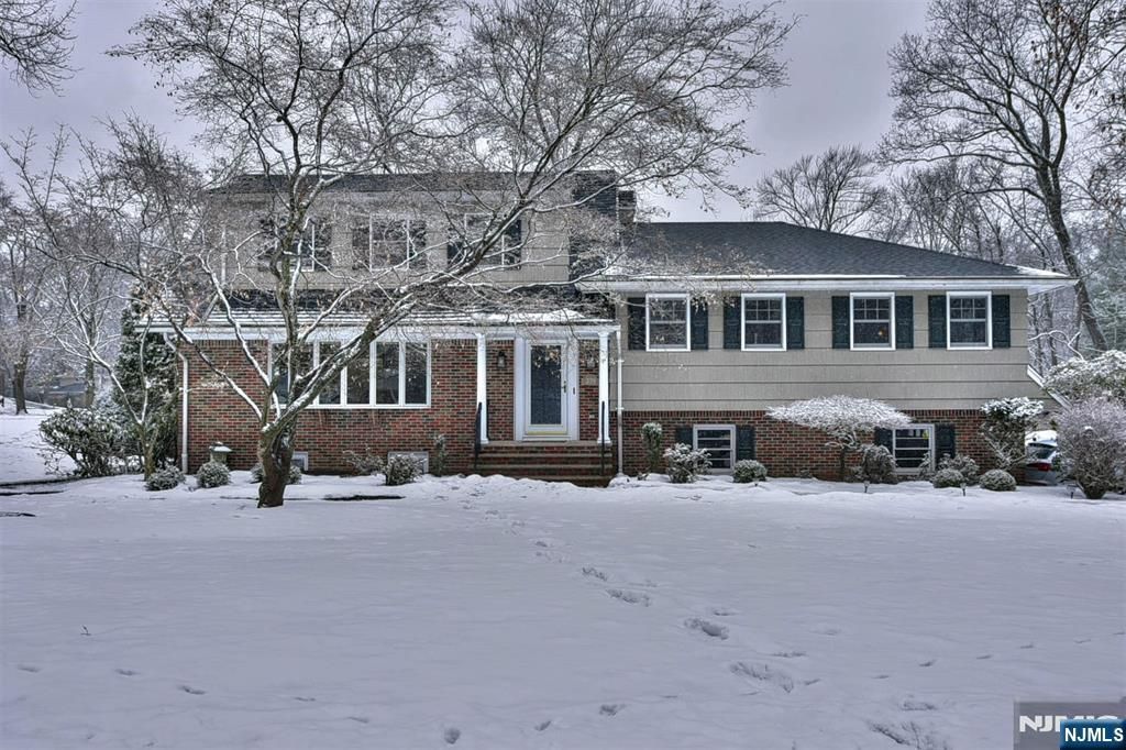 339 Kay Lane, Wyckoff, NJ 07481