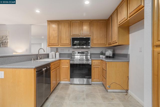 745 Bayshore St, Martinez, CA 94553