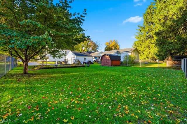 2216 Coral Sea Drive, Youngstown, OH 44511