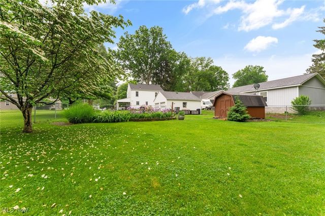 2216 Coral Sea Drive, Youngstown, OH 44511