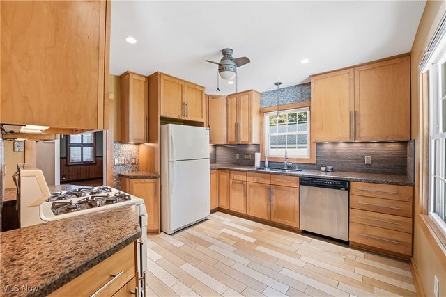 2216 Coral Sea Drive, Youngstown, OH 44511