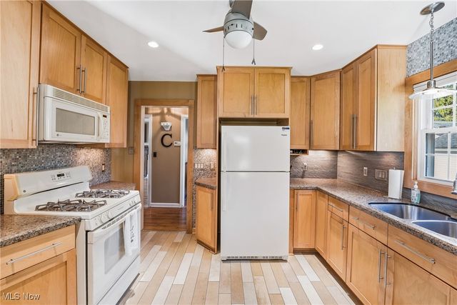 2216 Coral Sea Drive, Youngstown, OH 44511