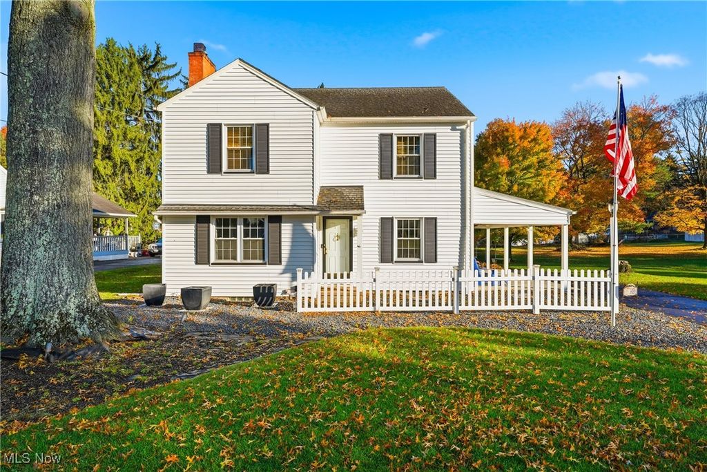 2216 Coral Sea Drive, Youngstown, OH 44511