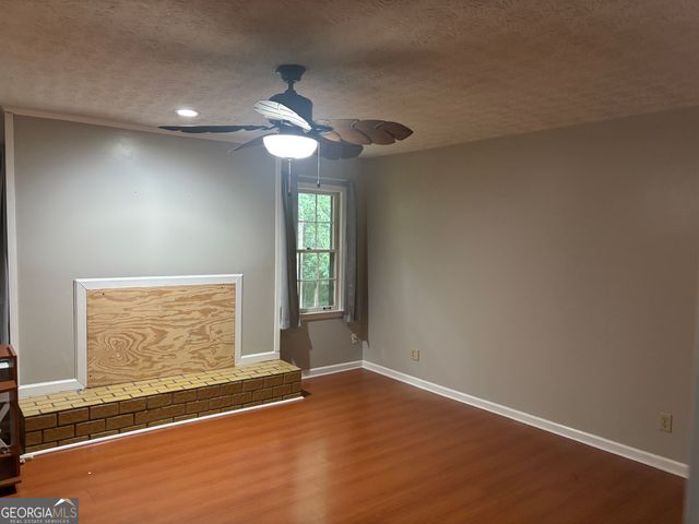 1966 Kensington High Street SW, Lilburn, GA 30047