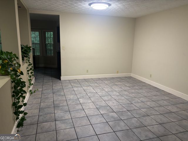 1966 Kensington High Street SW, Lilburn, GA 30047