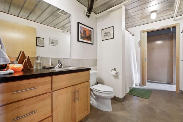 250 Park Avenue S 708, Minneapolis, MN 55415