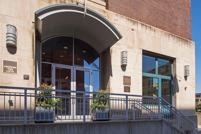 250 Park Avenue S 708, Minneapolis, MN 55415