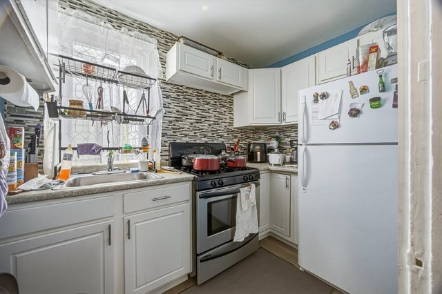 191 Bonney St, New Bedford, MA 02740