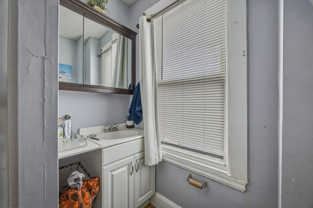 191 Bonney St, New Bedford, MA 02740