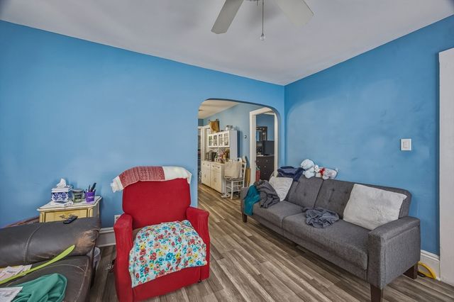 191 Bonney St, New Bedford, MA 02740