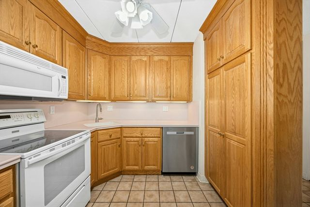 65 Commons Drive 506, Shrewsbury, MA 01545