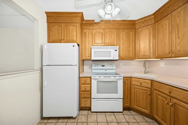 65 Commons Drive 506, Shrewsbury, MA 01545