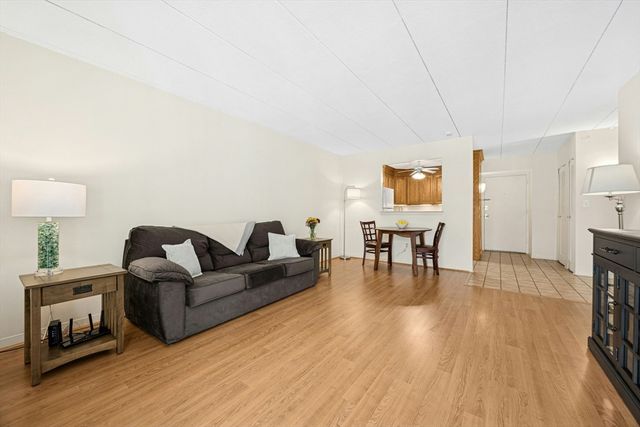 65 Commons Drive 506, Shrewsbury, MA 01545