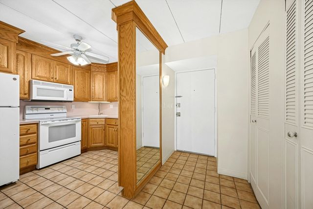 65 Commons Drive 506, Shrewsbury, MA 01545