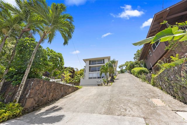 47-218 Kamehameha Highway, Kaneohe, HI 96744