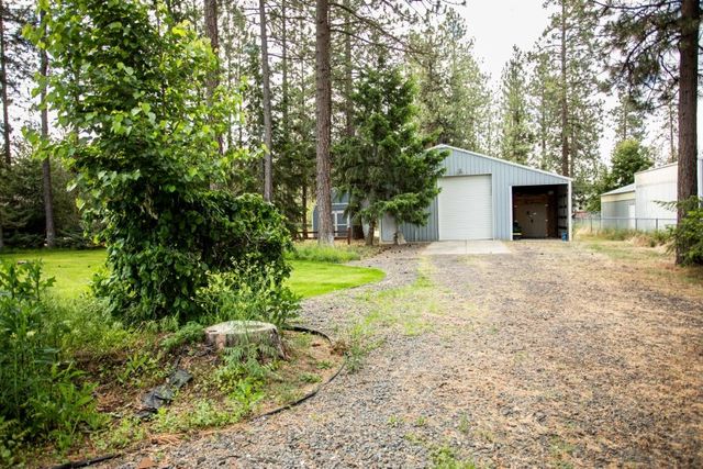 16810 N Wylie Dr, Nine Mile Falls, WA 99026