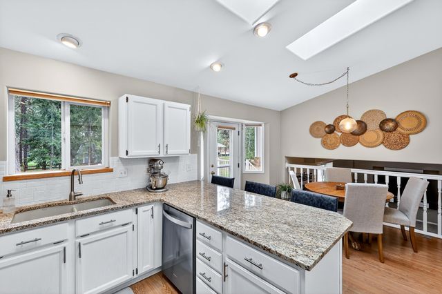 16810 N Wylie Dr, Nine Mile Falls, WA 99026