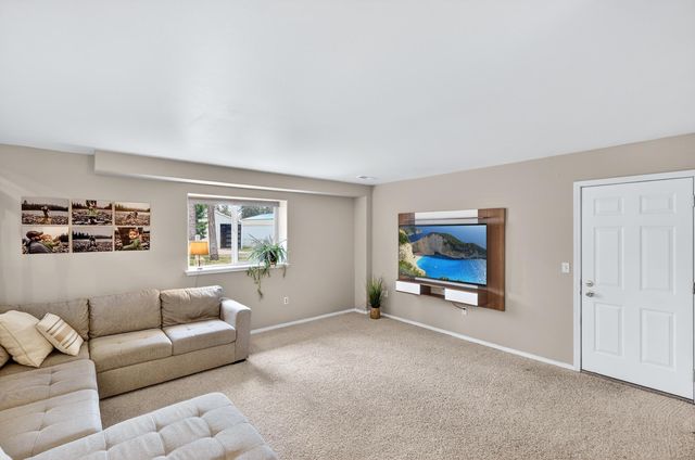 16810 N Wylie Dr, Nine Mile Falls, WA 99026