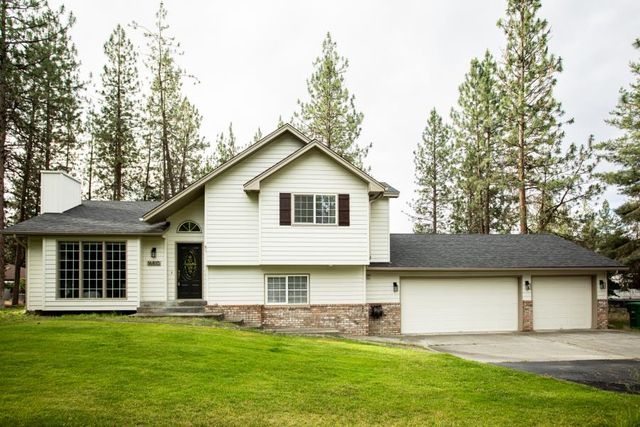 16810 N Wylie Dr, Nine Mile Falls, WA 99026