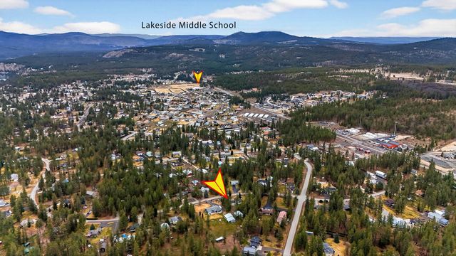 16810 N Wylie Dr, Nine Mile Falls, WA 99026