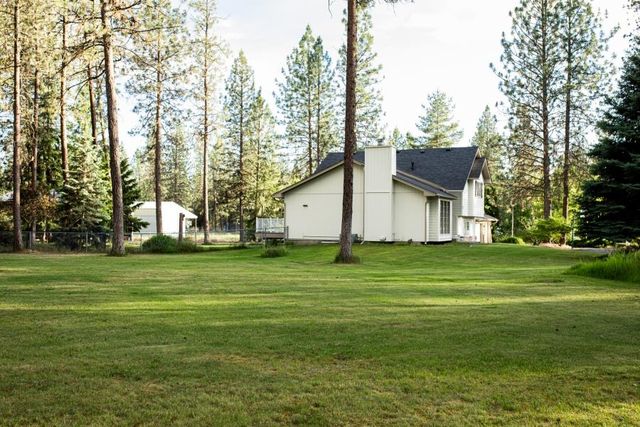 16810 N Wylie Dr, Nine Mile Falls, WA 99026