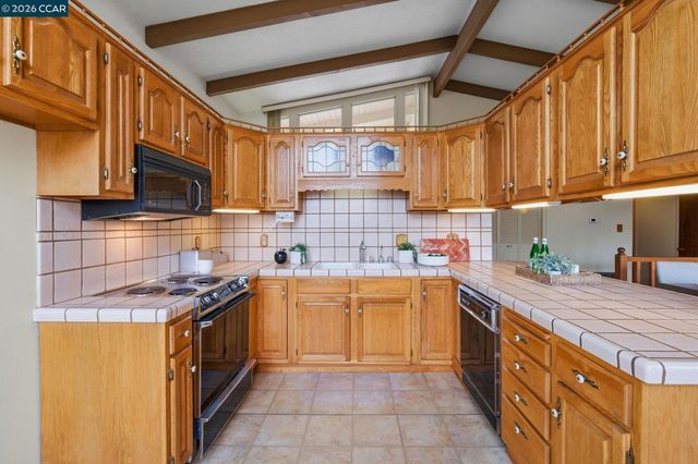 95 Mackie Dr, Martinez, CA 94553