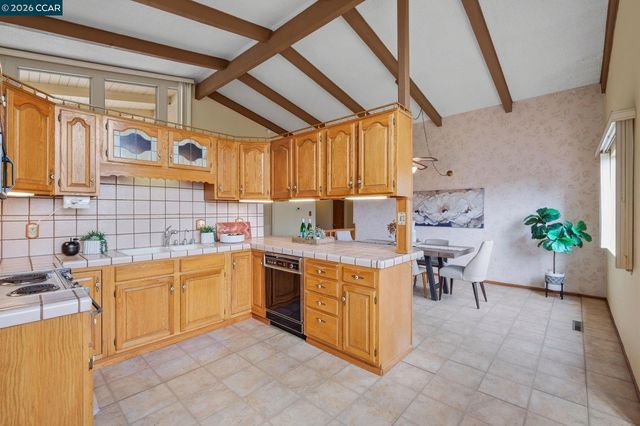 95 Mackie Dr, Martinez, CA 94553