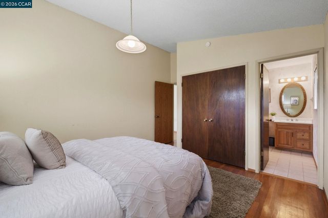 95 Mackie Dr, Martinez, CA 94553