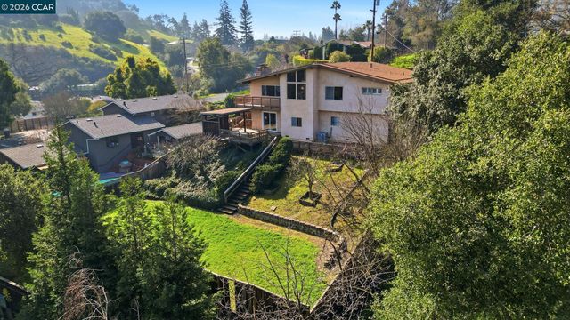 95 Mackie Dr, Martinez, CA 94553