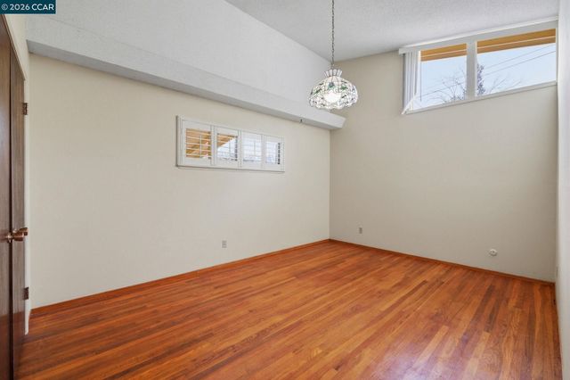 95 Mackie Dr, Martinez, CA 94553