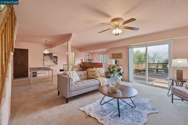 95 Mackie Dr, Martinez, CA 94553