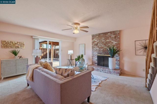 95 Mackie Dr, Martinez, CA 94553